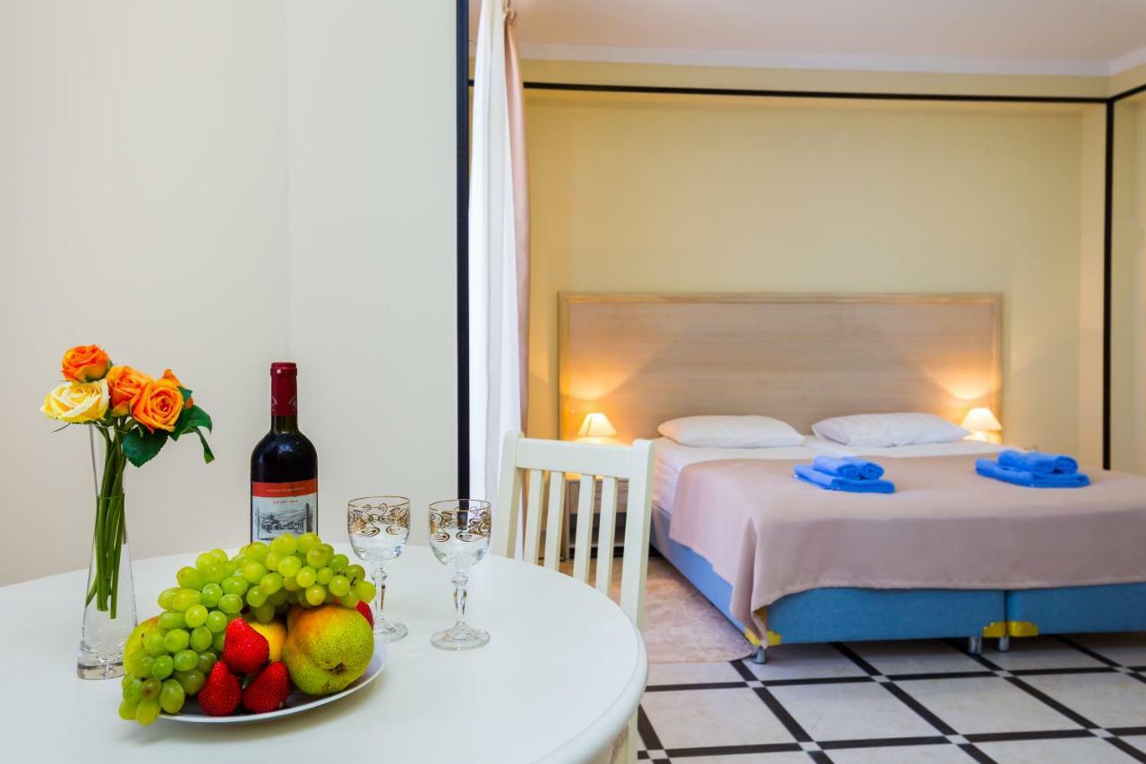 Bmg Hotel Sukhumi Luaran gambar