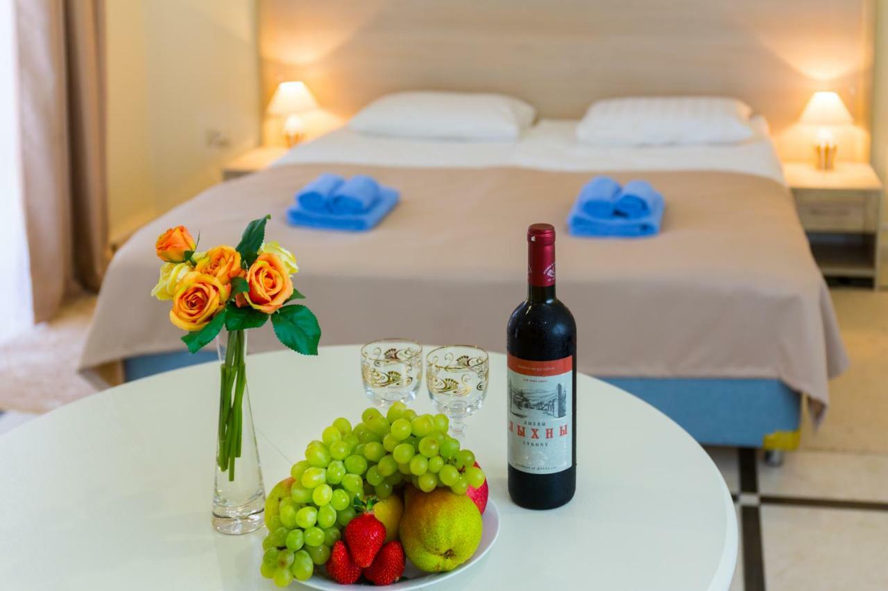 Bmg Hotel Sukhumi Luaran gambar