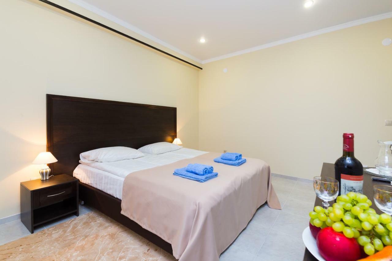 Bmg Hotel Sukhumi Luaran gambar