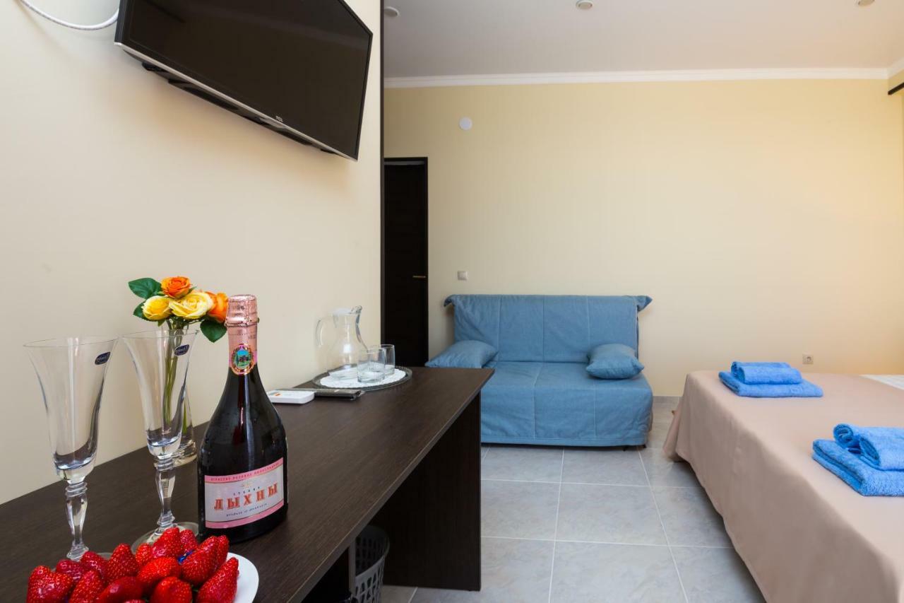 Bmg Hotel Sukhumi Luaran gambar